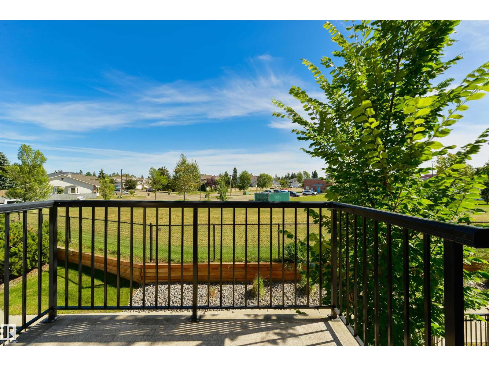#3 11373 12 AV NW - 32