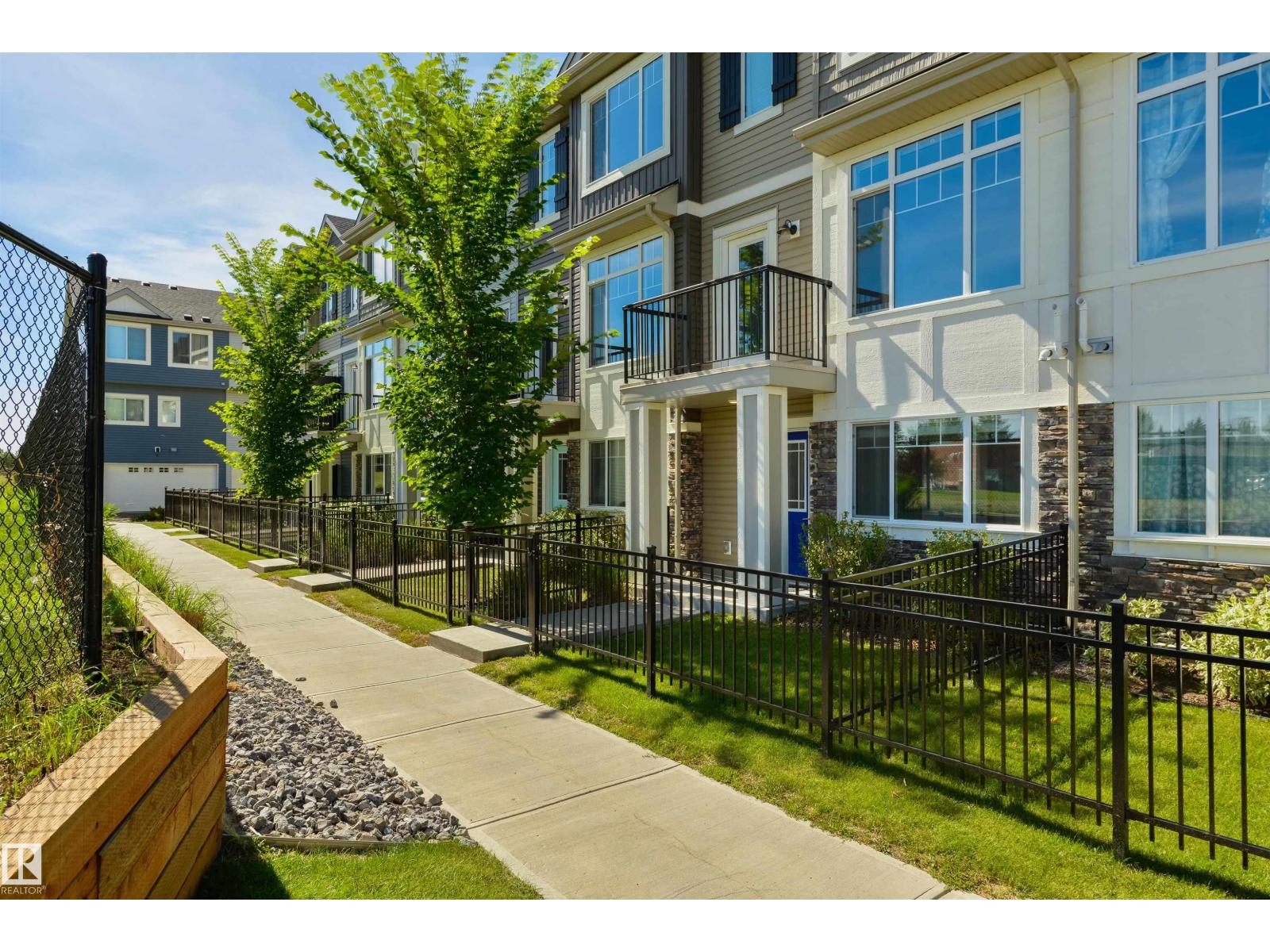 #3 11373 12 AV NW - 34