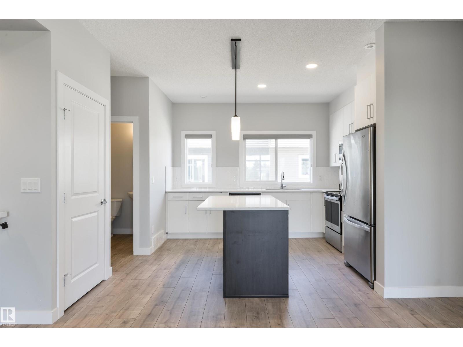 #3 11373 12 AV NW - 7