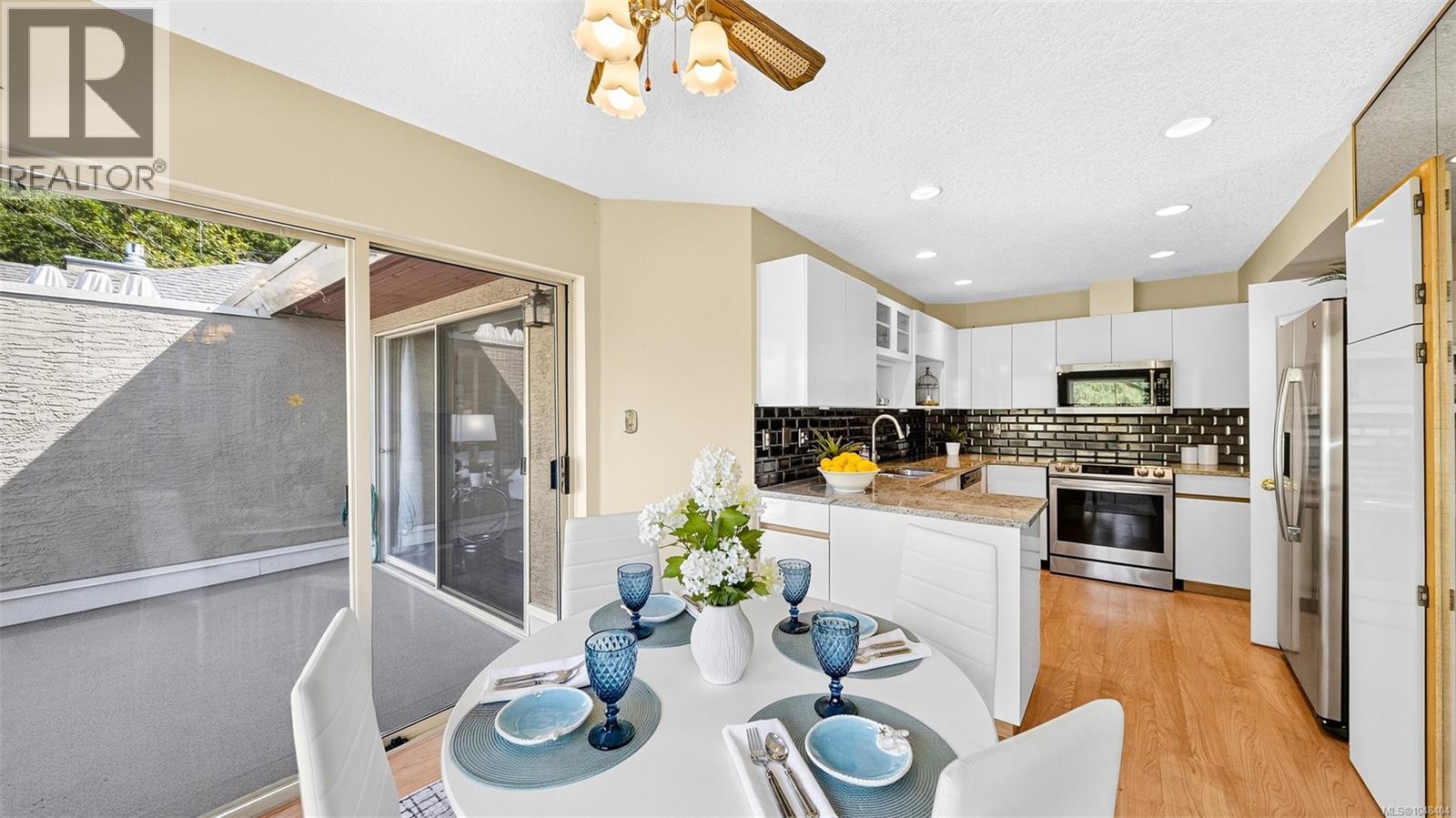 736 6880 Wallace Drive, Central Saanich