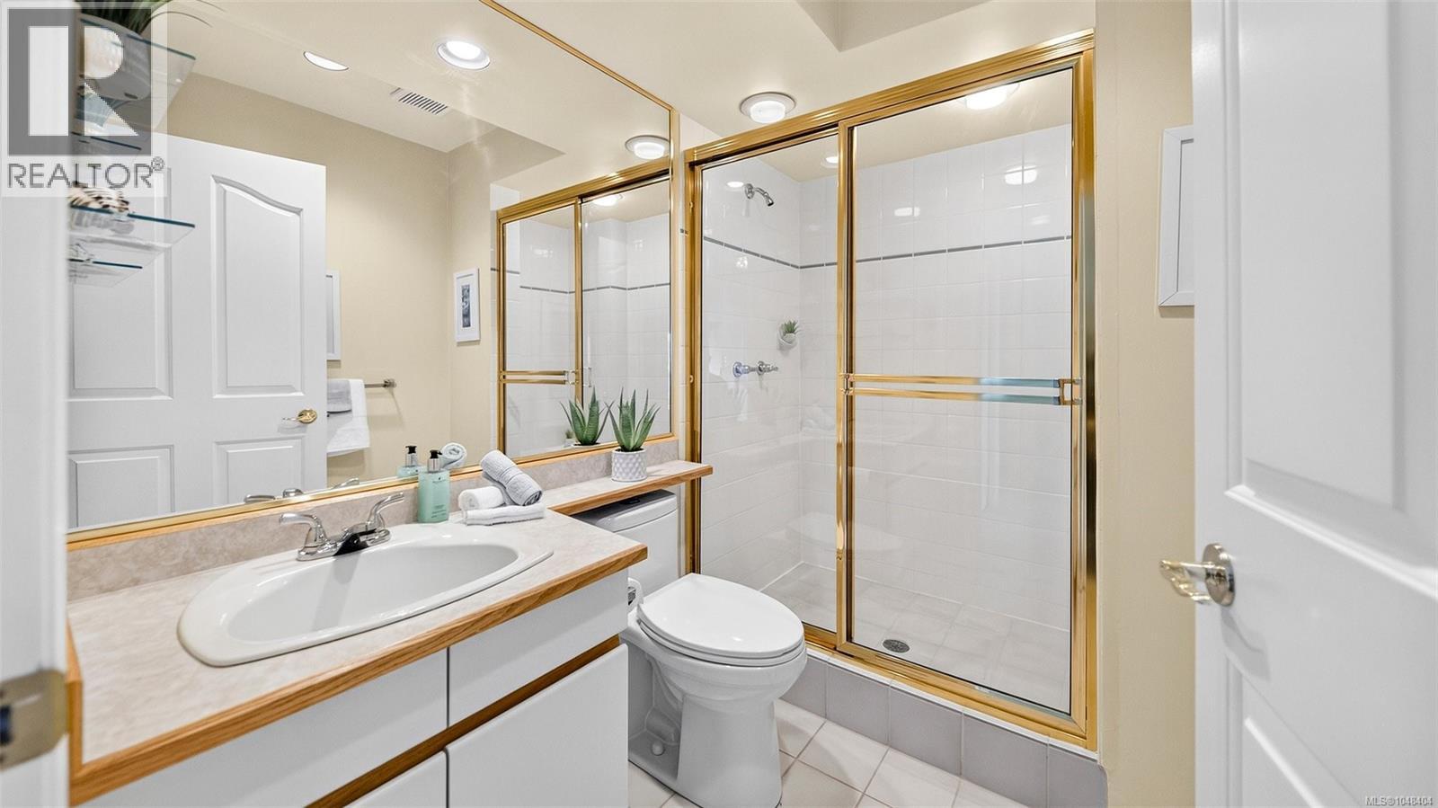 736 6880 Wallace Drive, Central Saanich