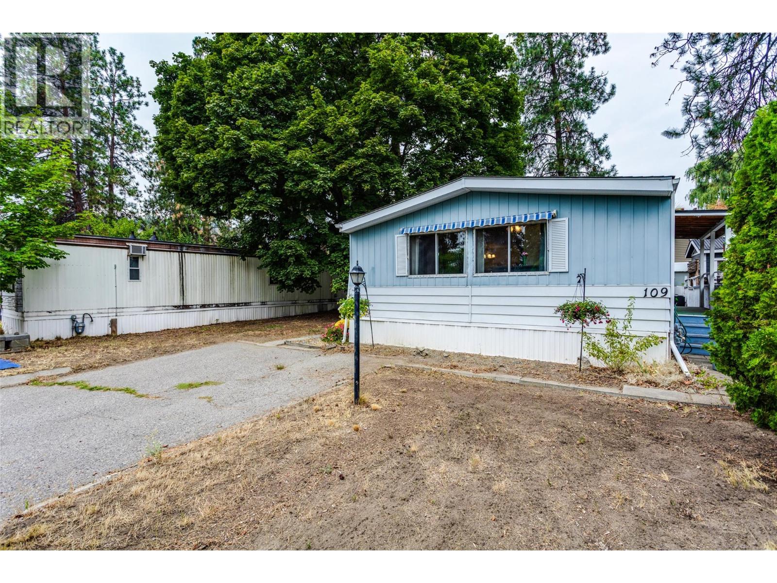 #109 1999 97 Highway South, Westbank, British Columbia, V1Z1B2, Westbank, British Columbia — photo 1 of 5