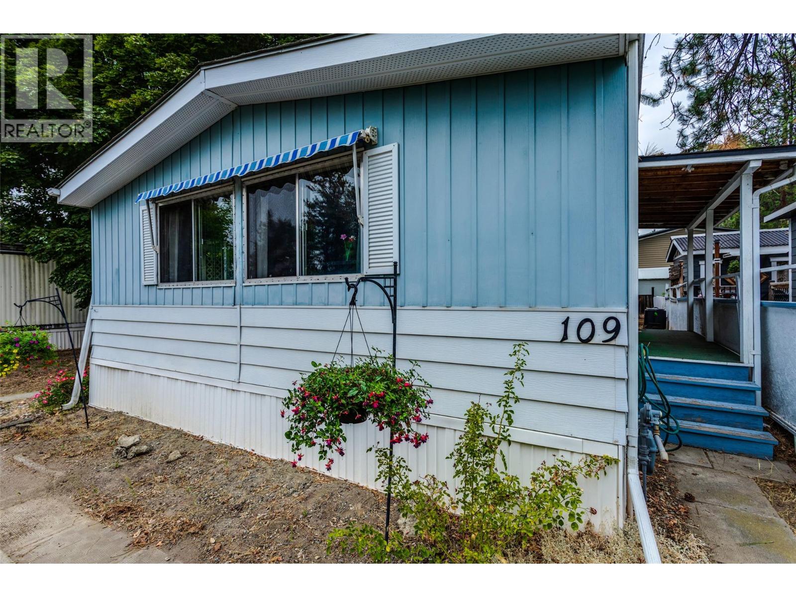 #109 1999 97 Highway South, Westbank, British Columbia, V1Z1B2, Westbank, British Columbia — photo 3 of 5