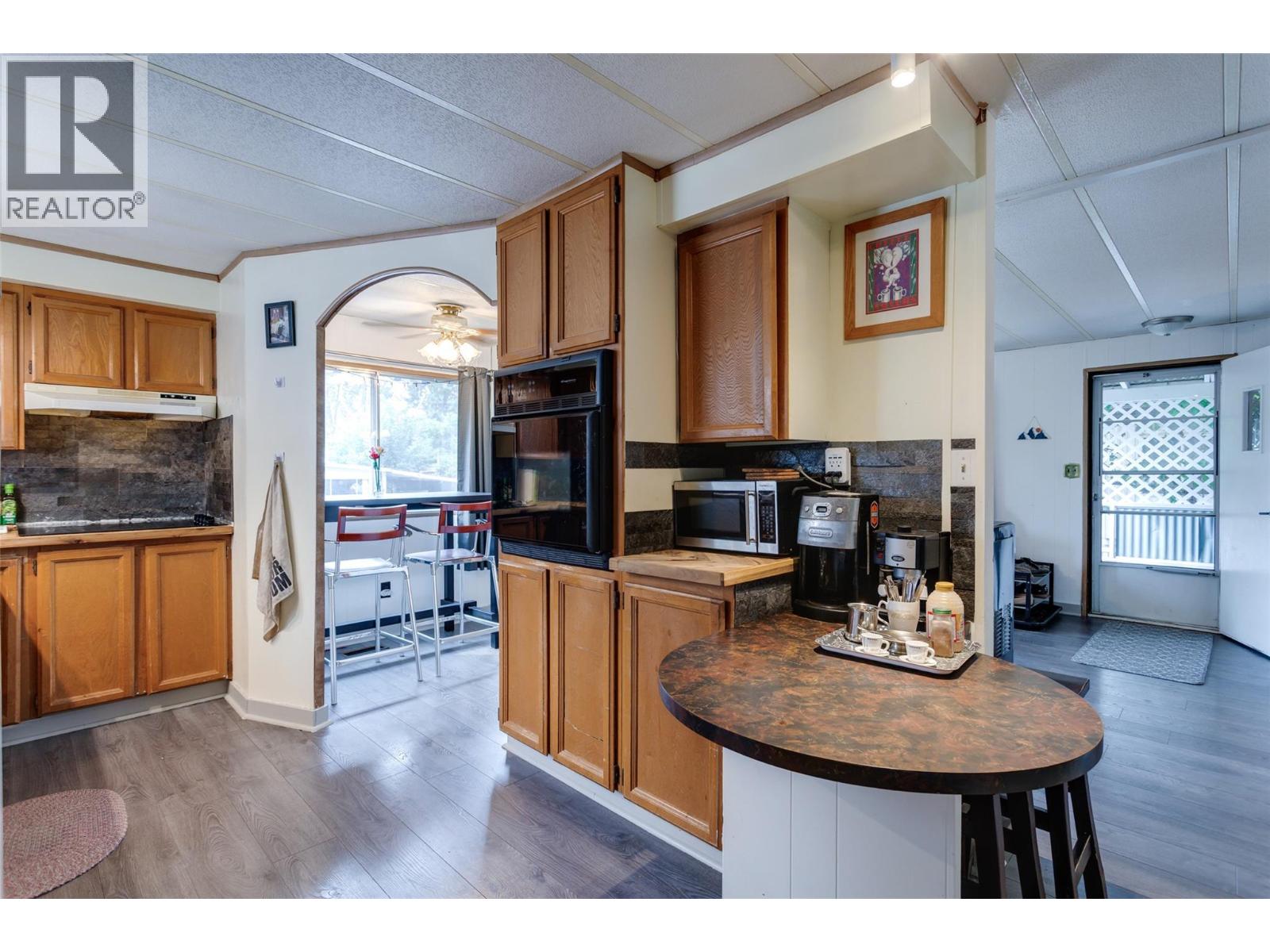 109 1999 97 Highway South, Westbank