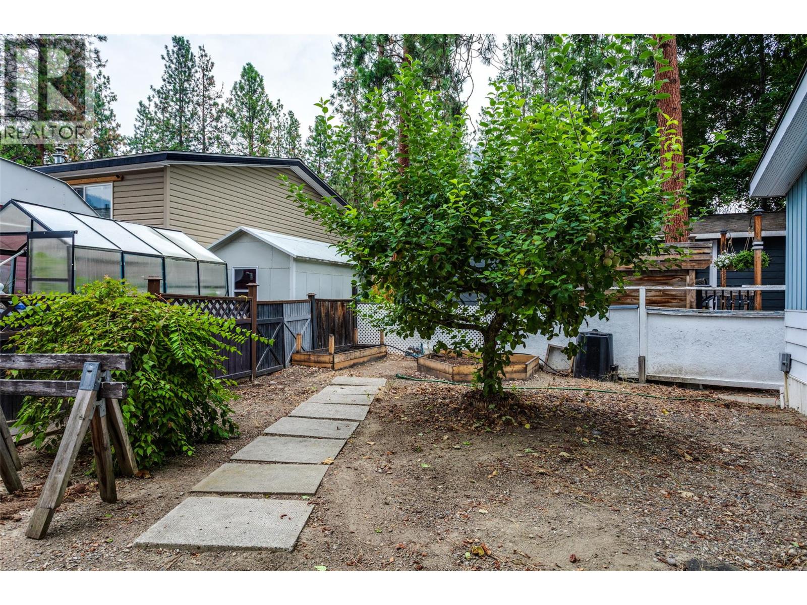 109 1999 97 Highway South, Westbank