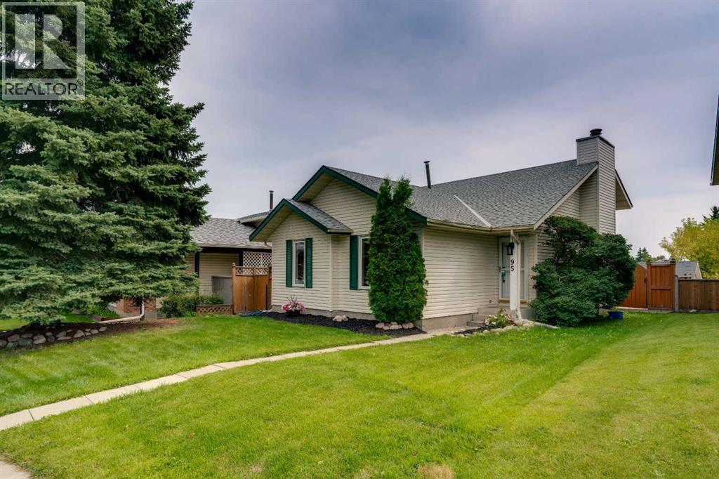 95 Shawglen Rise SW, Calgary, Alberta, T2Y1Z2
