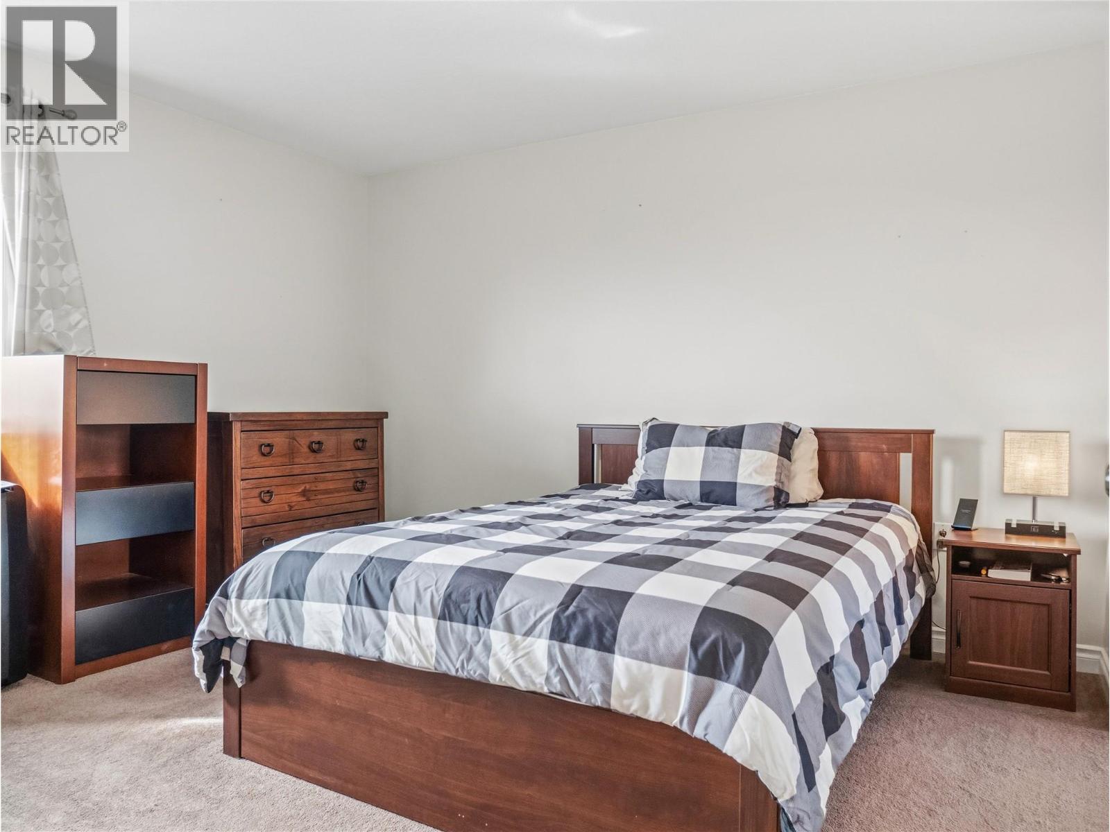 8705 19A Street - 18