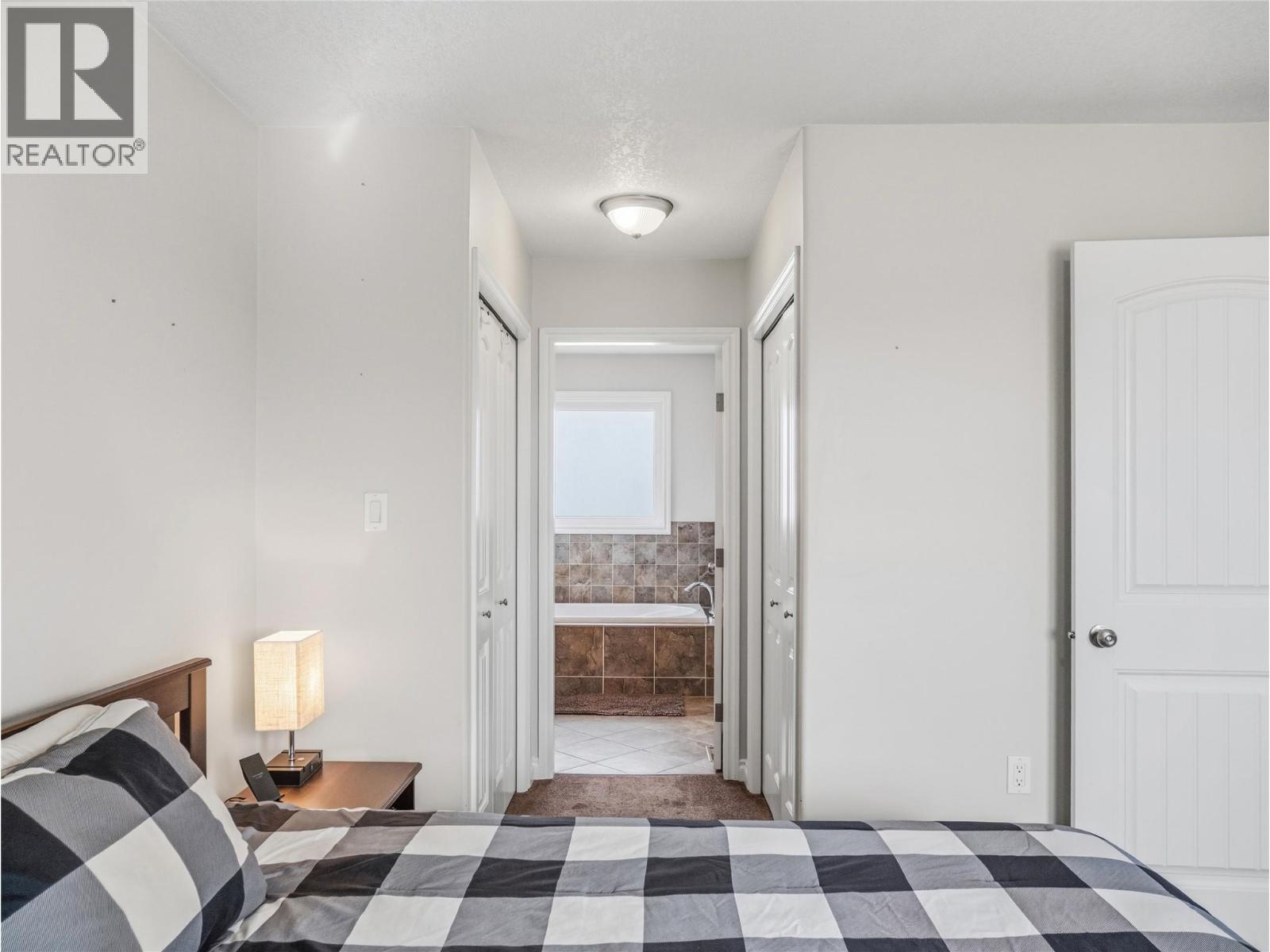 8705 19A Street - Image 19
