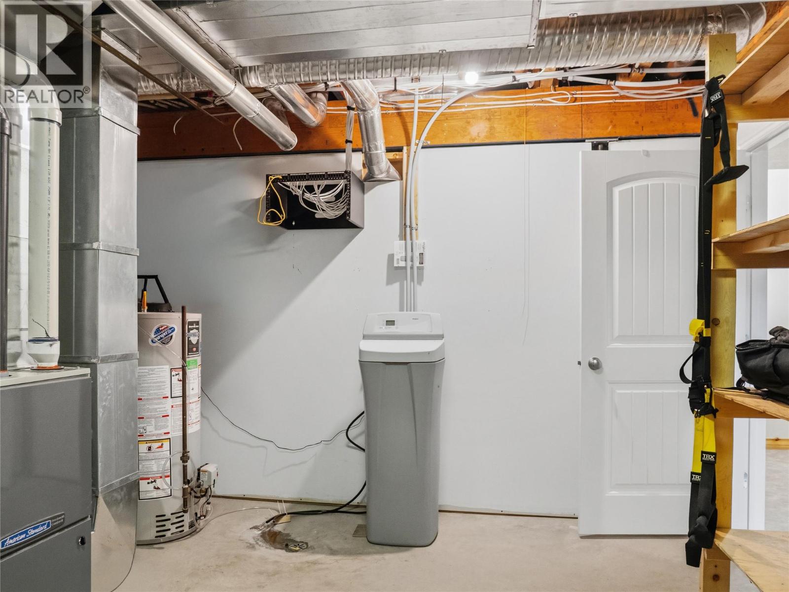 8705 19A Street - Image 38