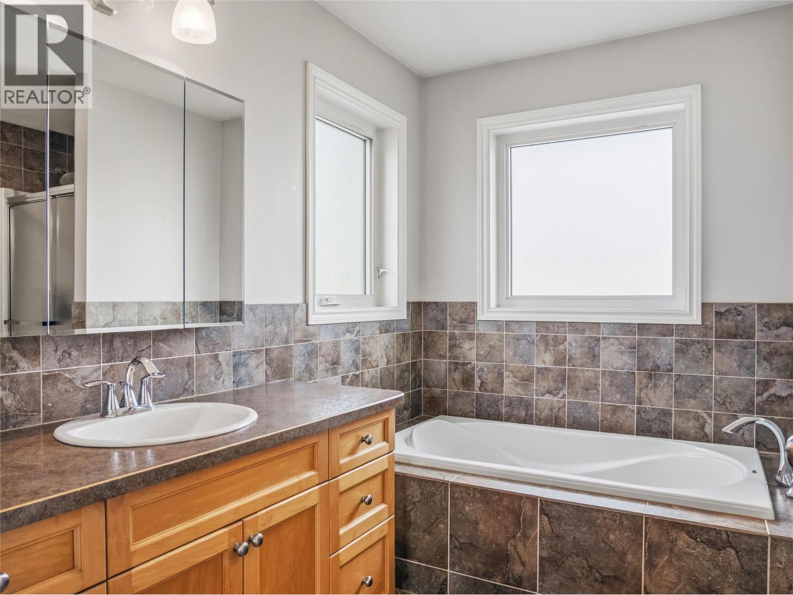 8705 19A Street - 24