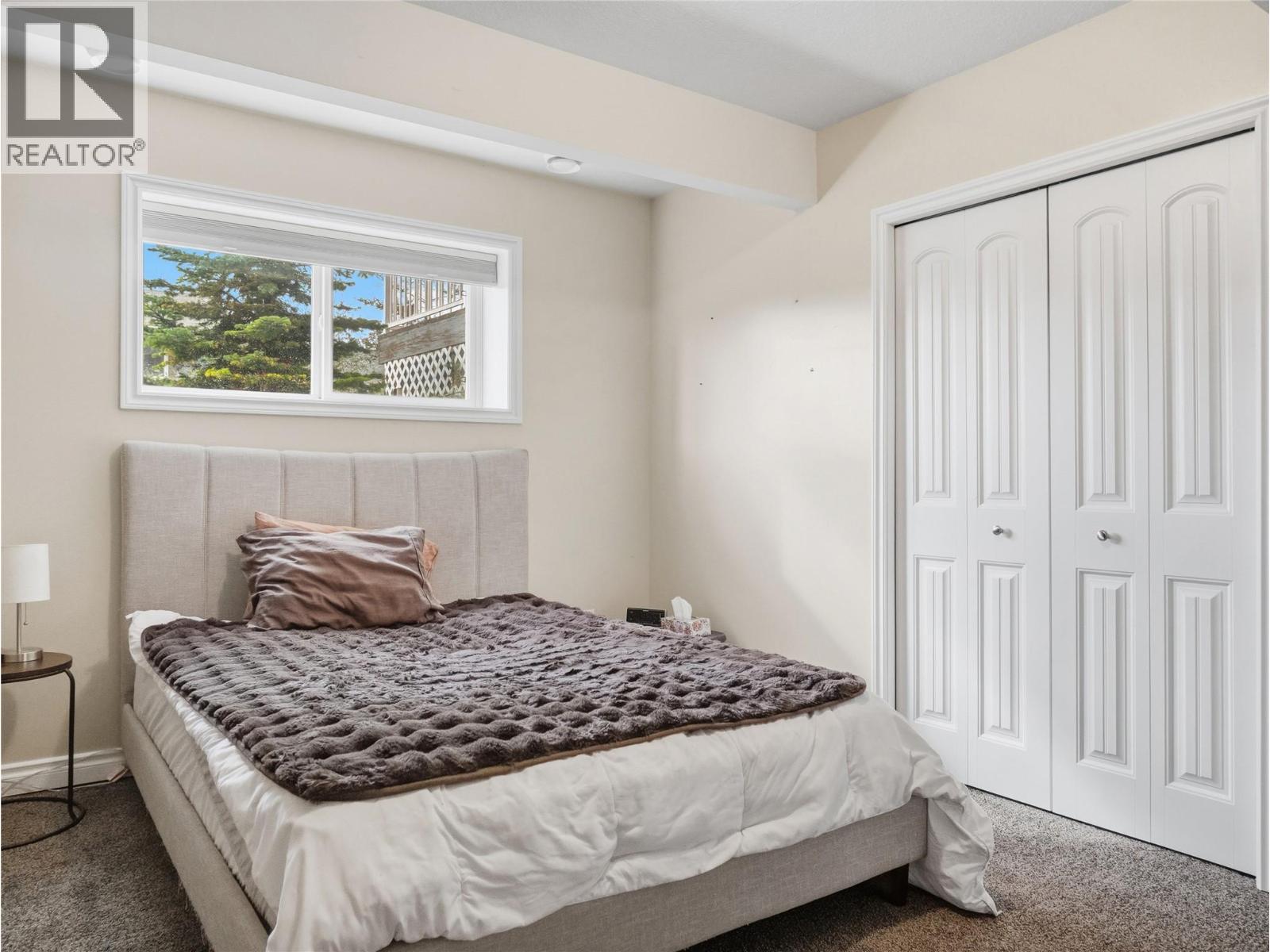 8705 19A Street - 40