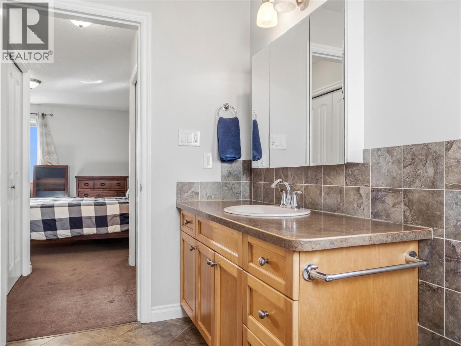 8705 19A Street - 22