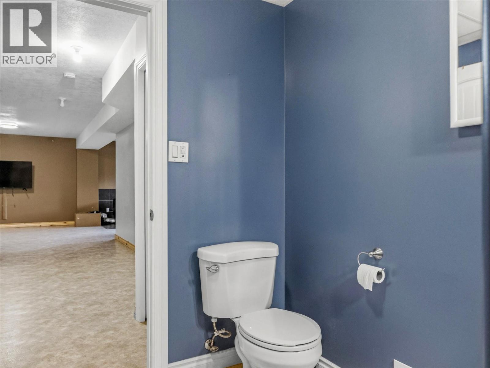 8705 19A Street - Image 36