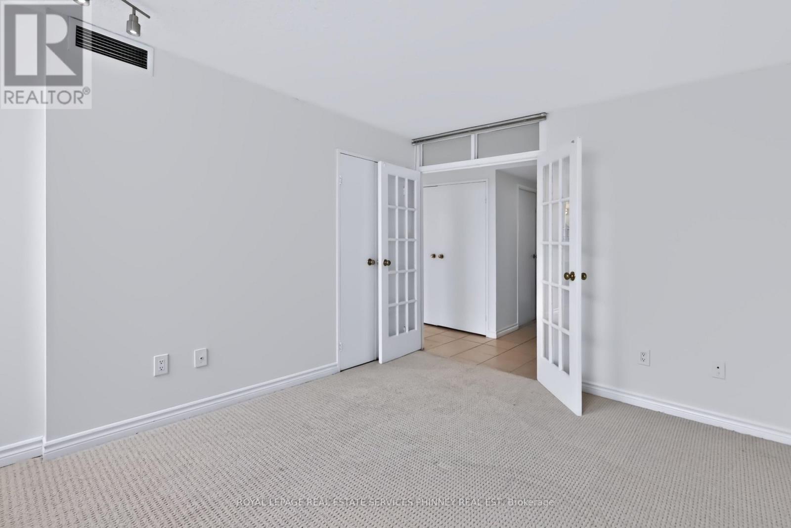 #2801 3650 KANEFF CRESCENT - 22