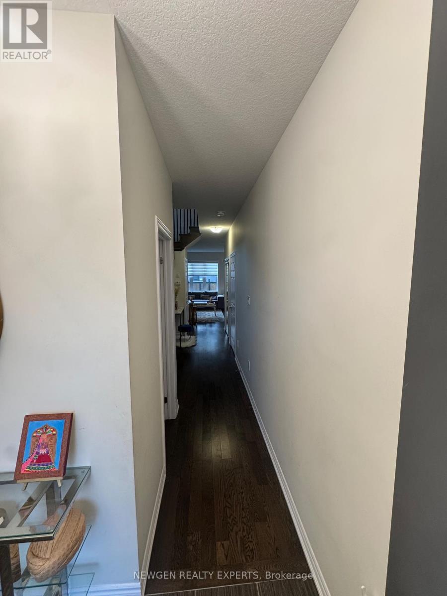 4 Ladd Avenue, Brantford, Ontario, N3T5L5, Brantford, Ontario — photo 3 of 5