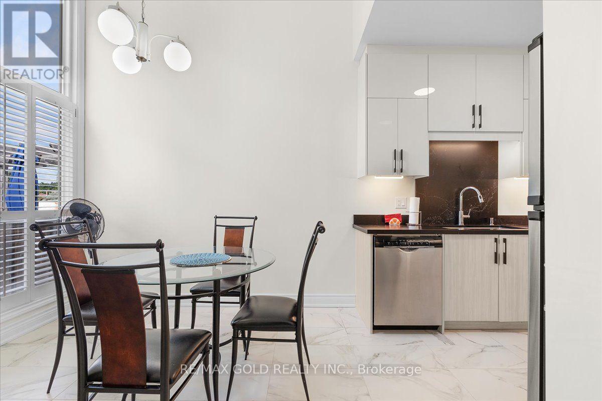 #2 465 COLUMBIA STREET W - Image 13