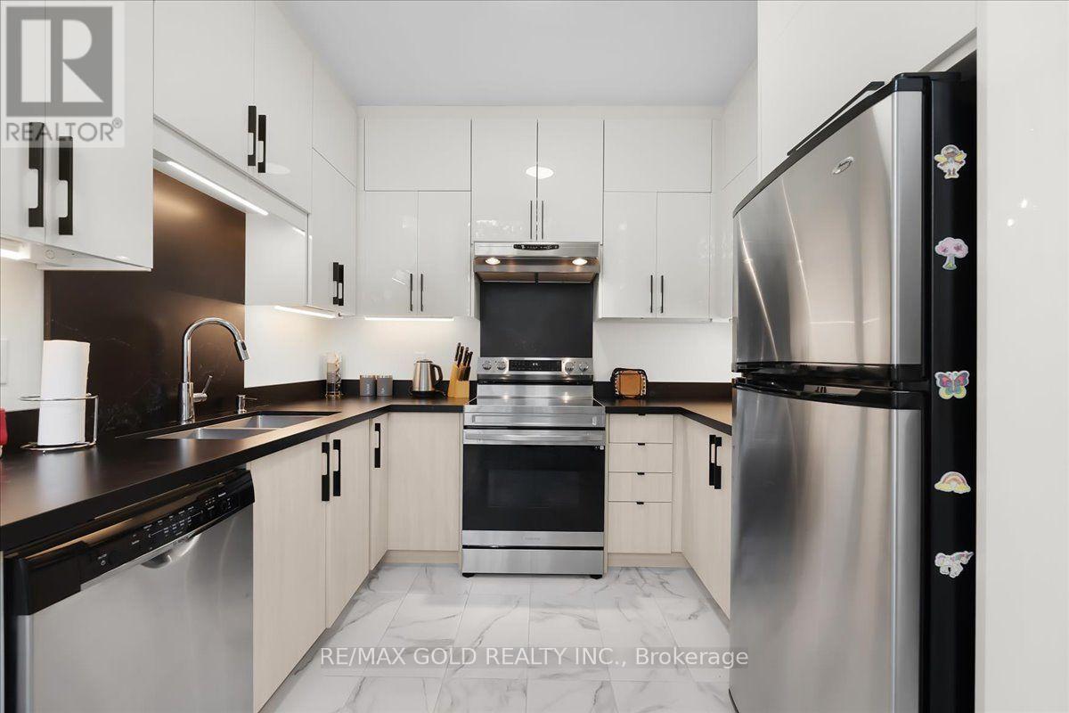 #2 465 COLUMBIA STREET W - Image 14