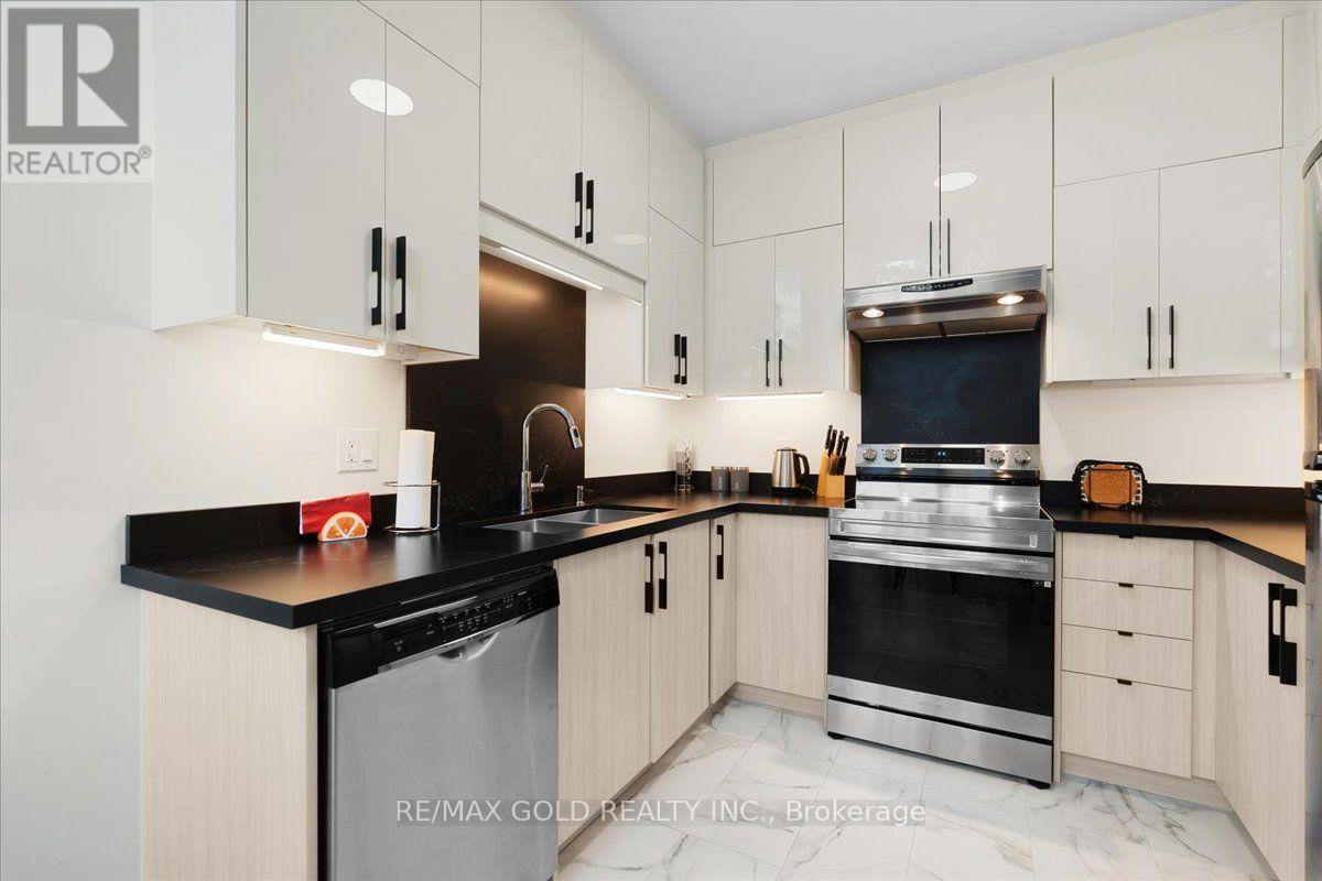 #2 465 COLUMBIA STREET W - Image 15