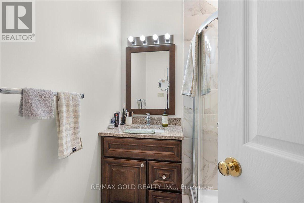#2 465 COLUMBIA STREET W - Image 21