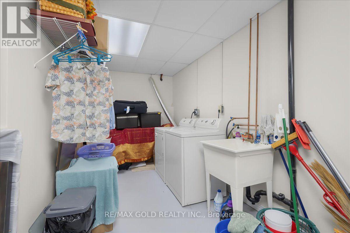 #2 465 COLUMBIA STREET W - Image 34