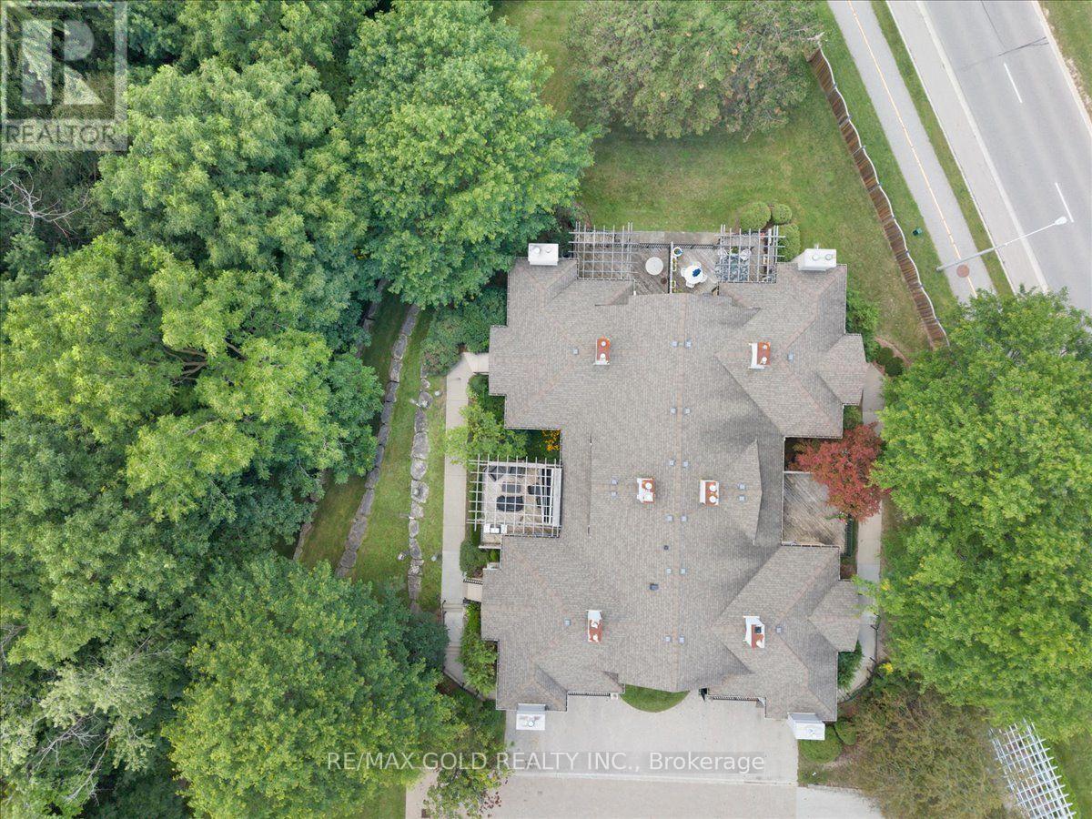 #2 465 COLUMBIA STREET W - Image 41