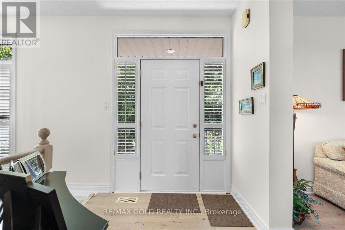 #2 465 COLUMBIA STREET W - Image 8