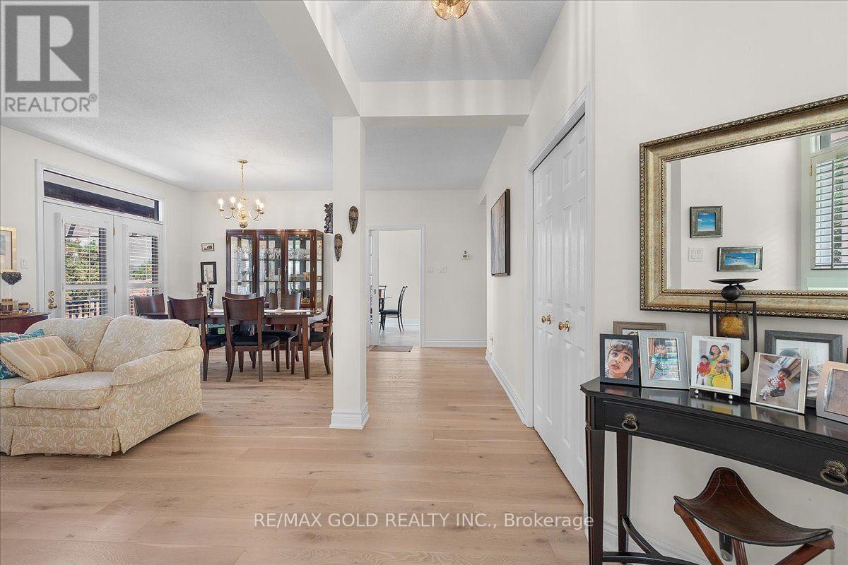 #2 465 COLUMBIA STREET W - Image 9