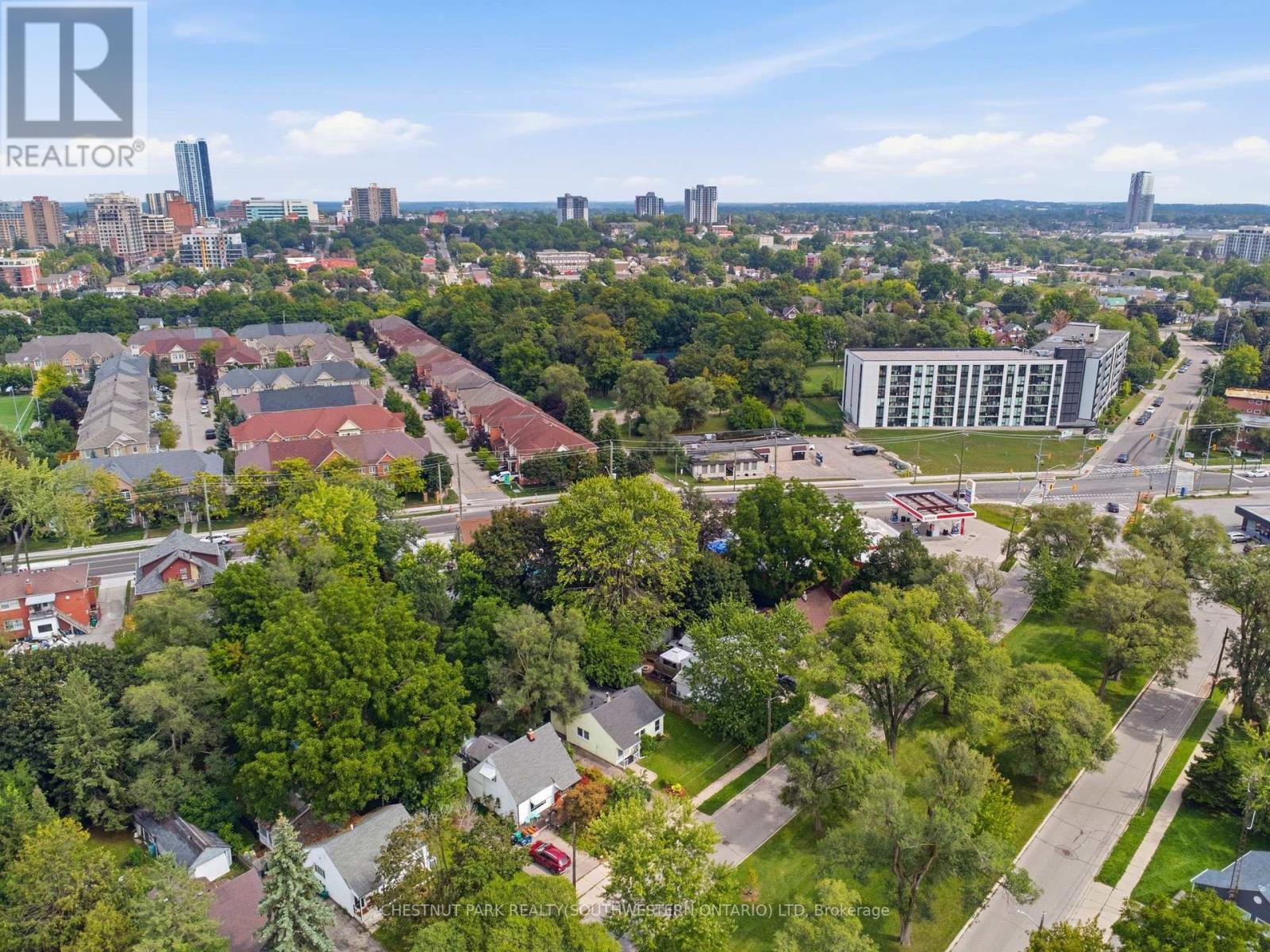 132 SPADINA ROAD E - 22