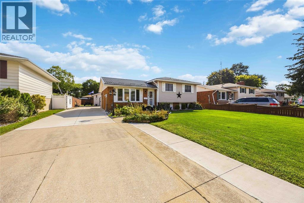 819 WELLINGTON STREET - 2