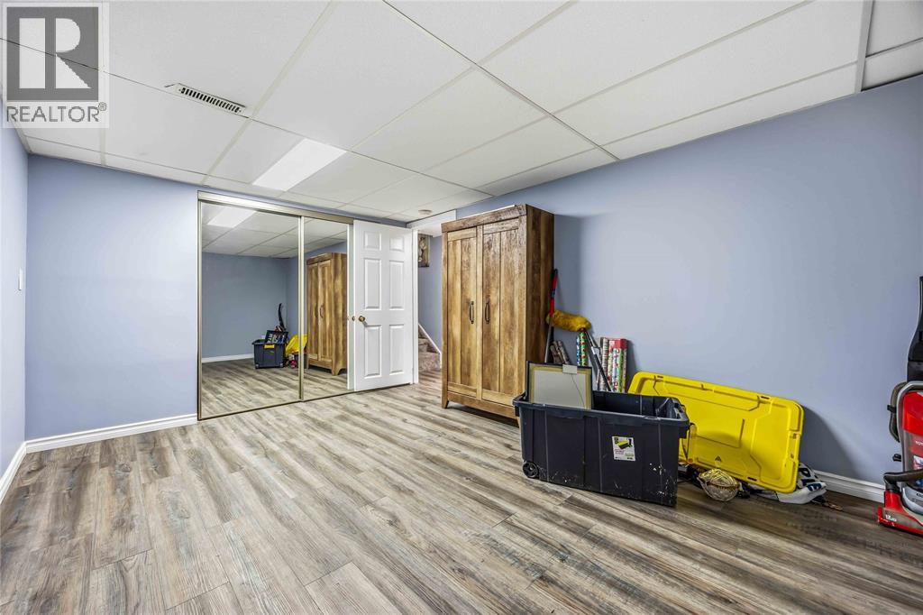 819 WELLINGTON STREET - 34