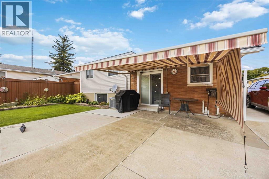 819 WELLINGTON STREET - 39