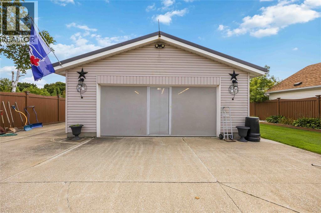 819 WELLINGTON STREET - 45
