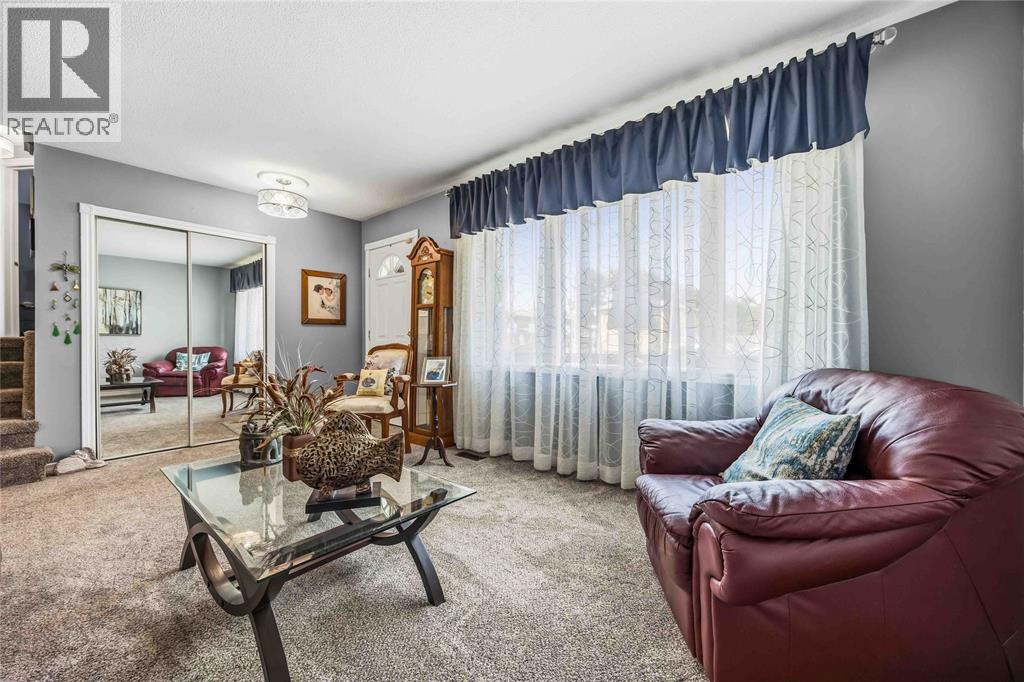 819 WELLINGTON STREET - 6