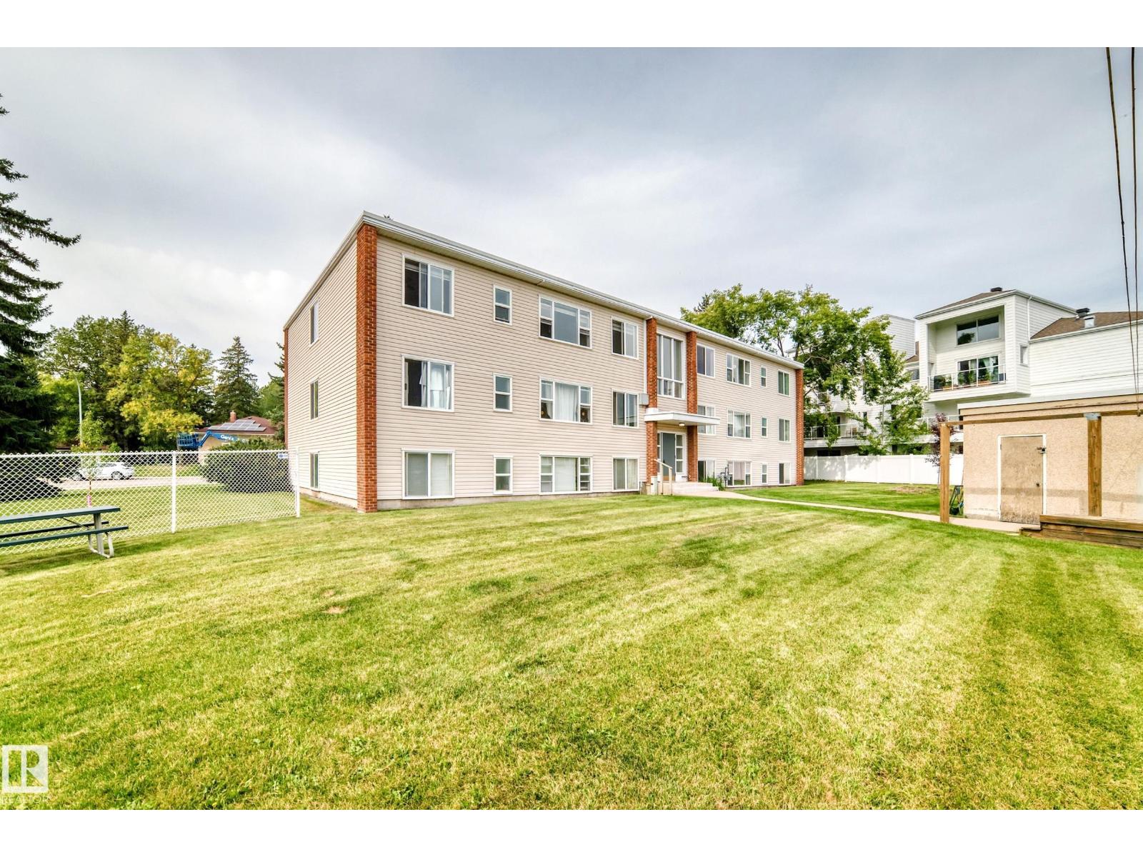 #8 7317 118 ST NW - 37