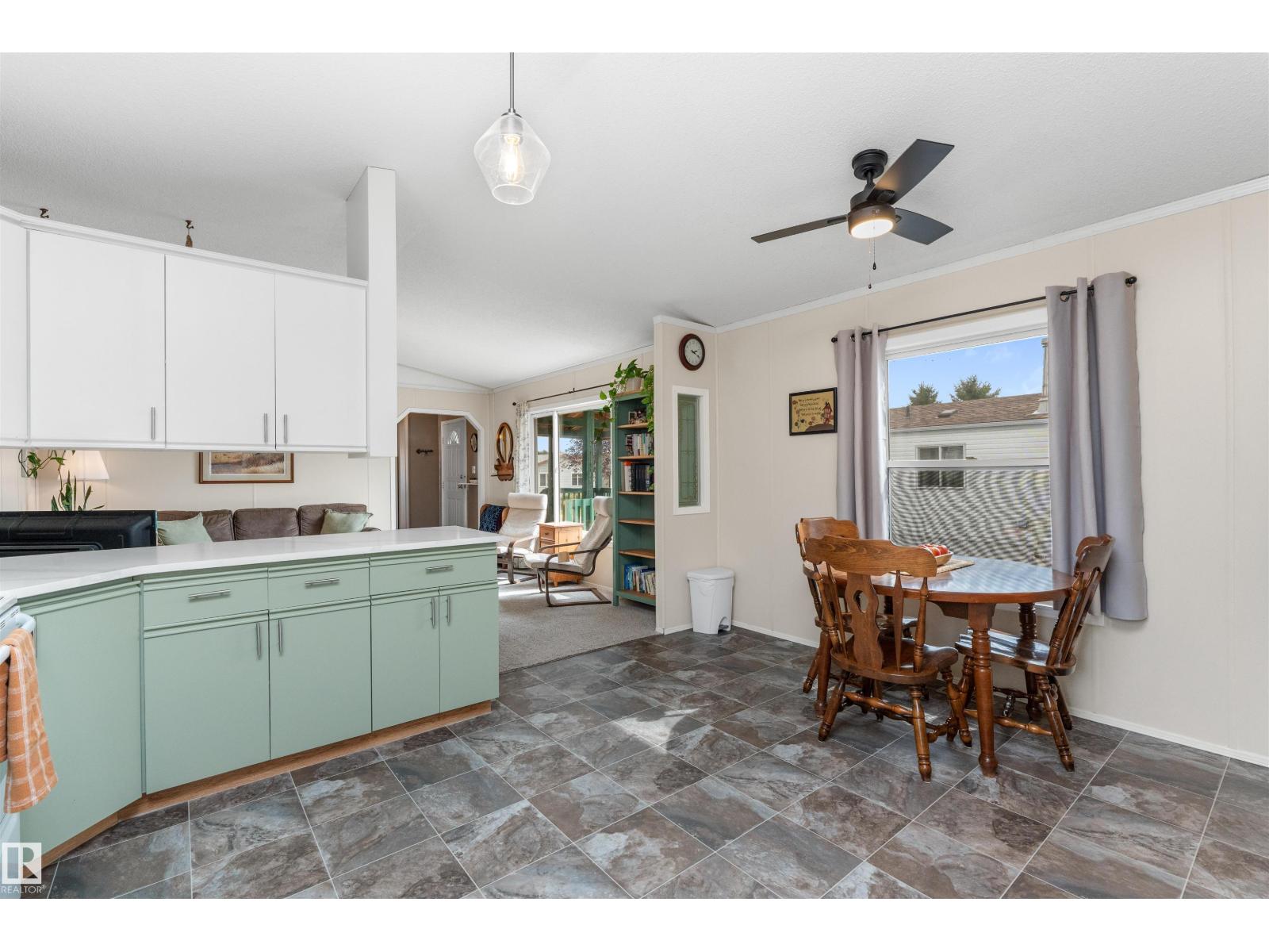 #116 3400 48 ST - 8