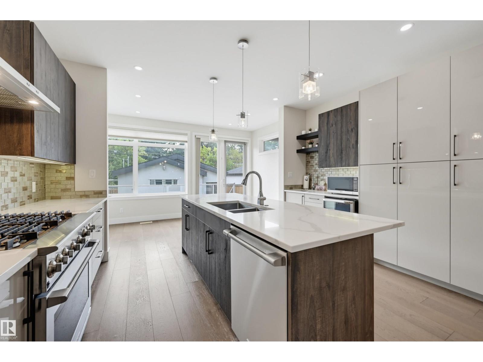 11109 UNIVERSITY AV NW - 9
