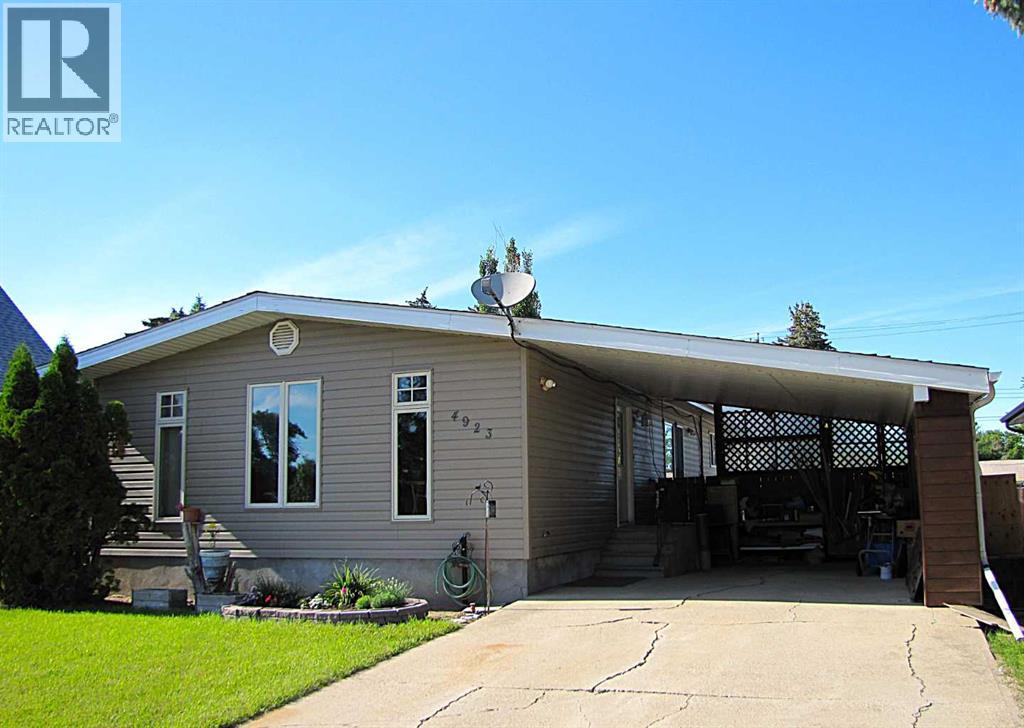 4923 52 Avenue - 2