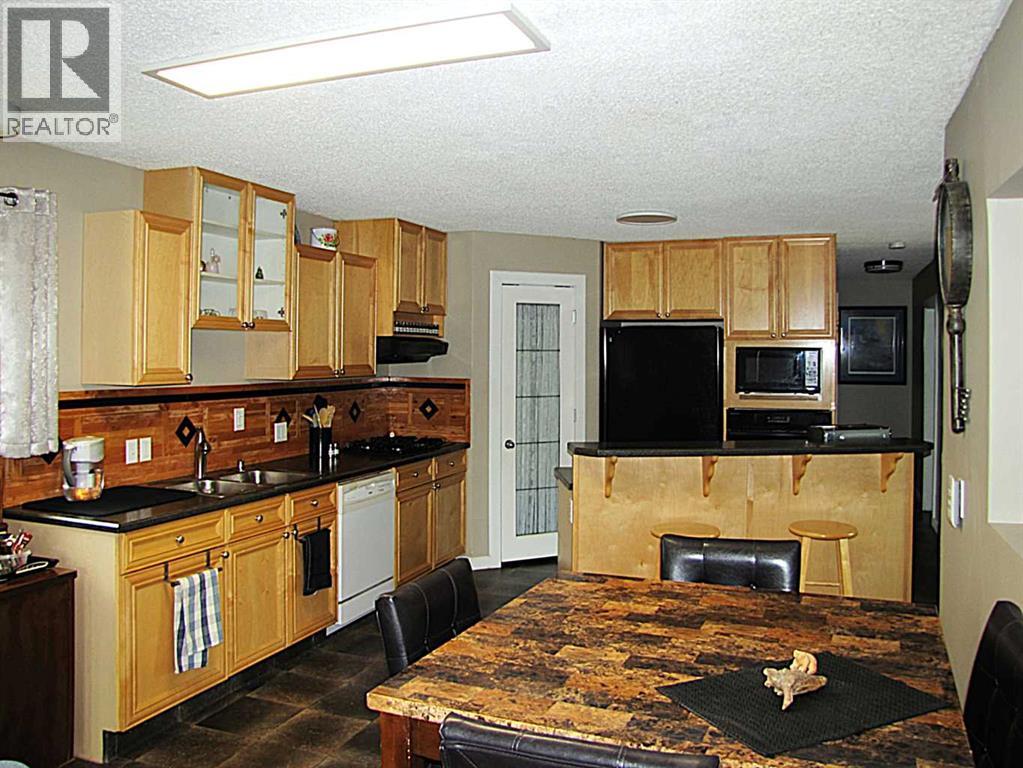 4923 52 Avenue - Image 8