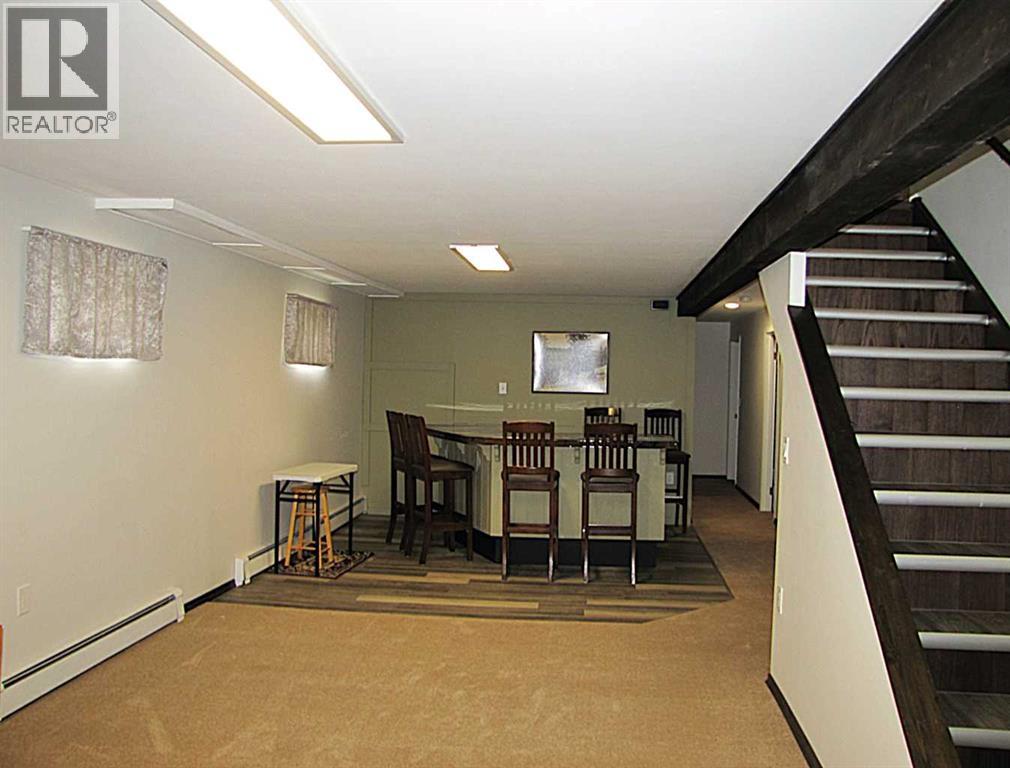4923 52 Avenue - Image 21