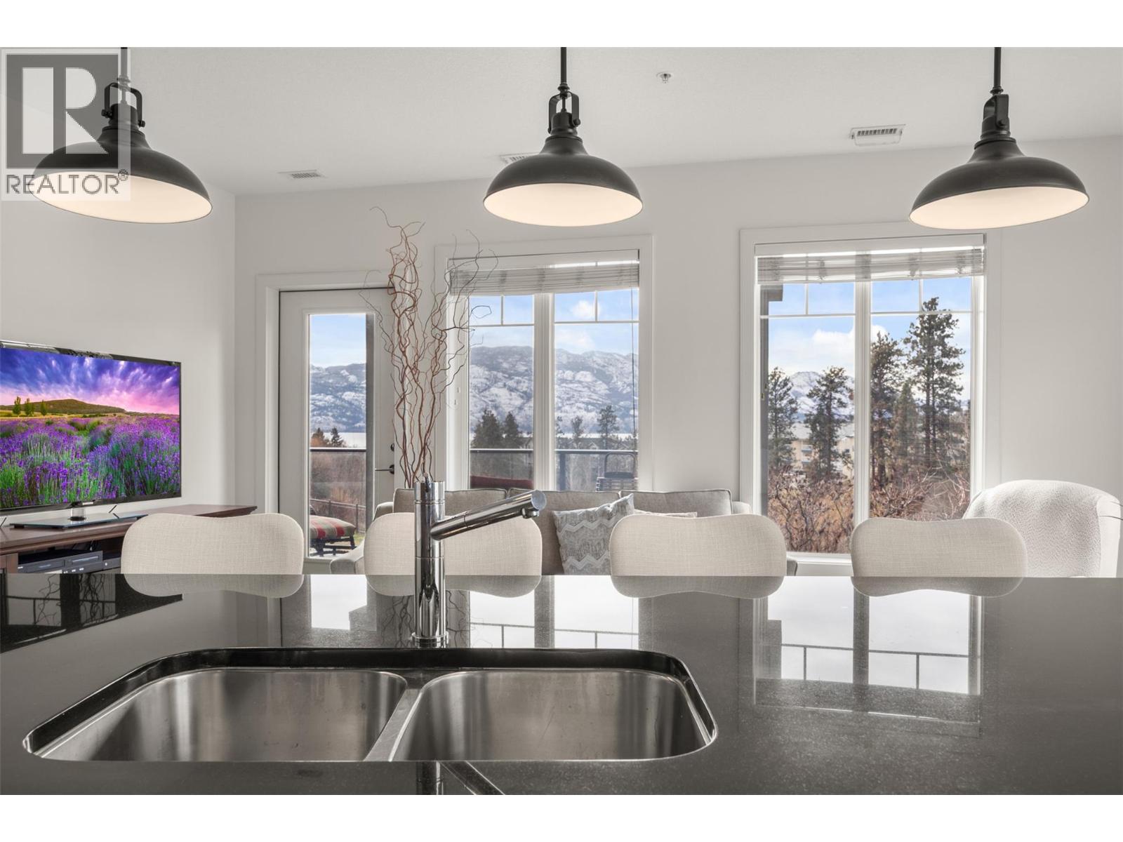 211 3645 Carrington Road, West Kelowna