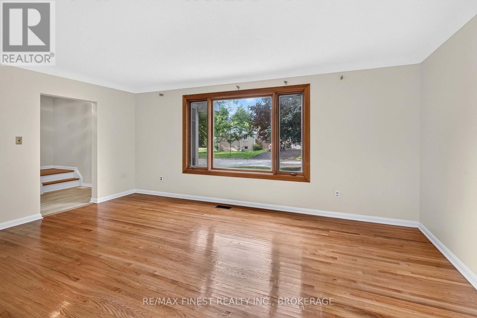 92 CLIFF CRESCENT - 10