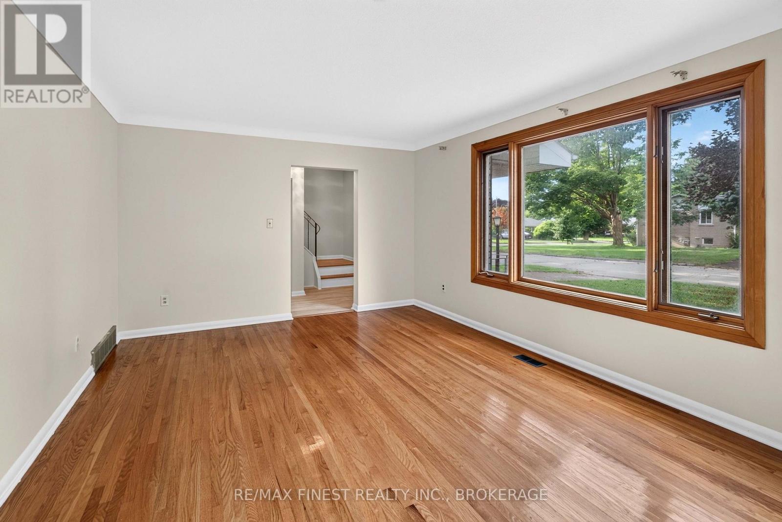 92 CLIFF CRESCENT - Image 11