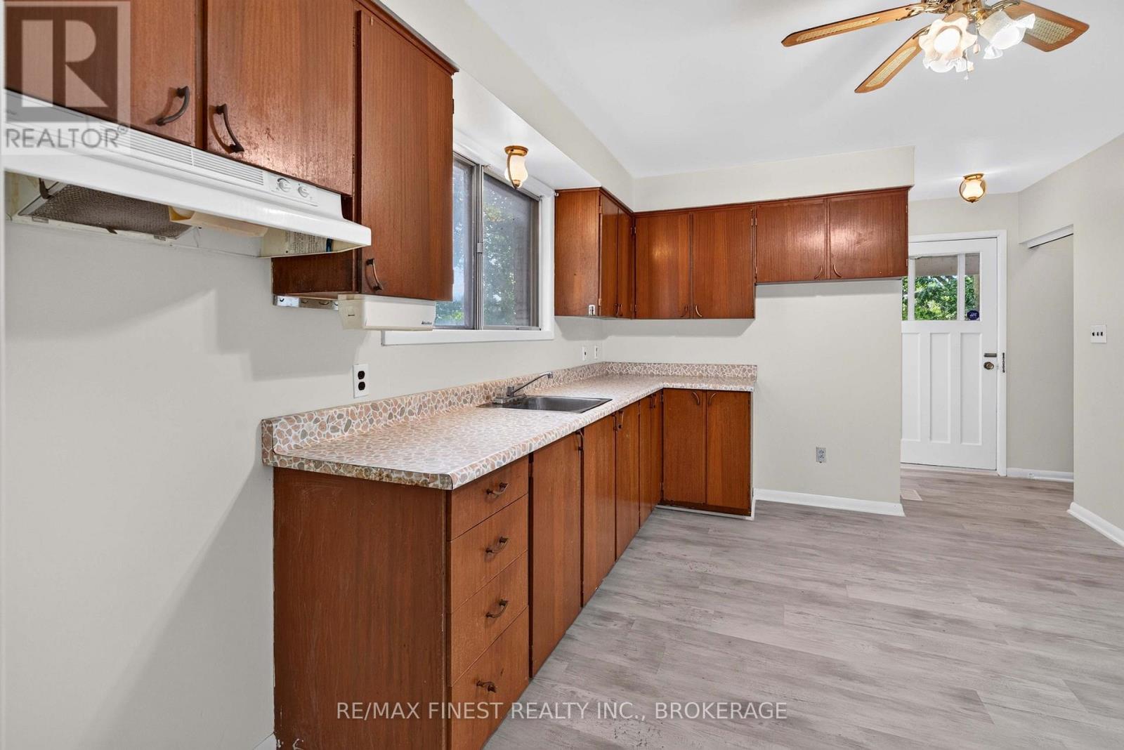 92 CLIFF CRESCENT - 14