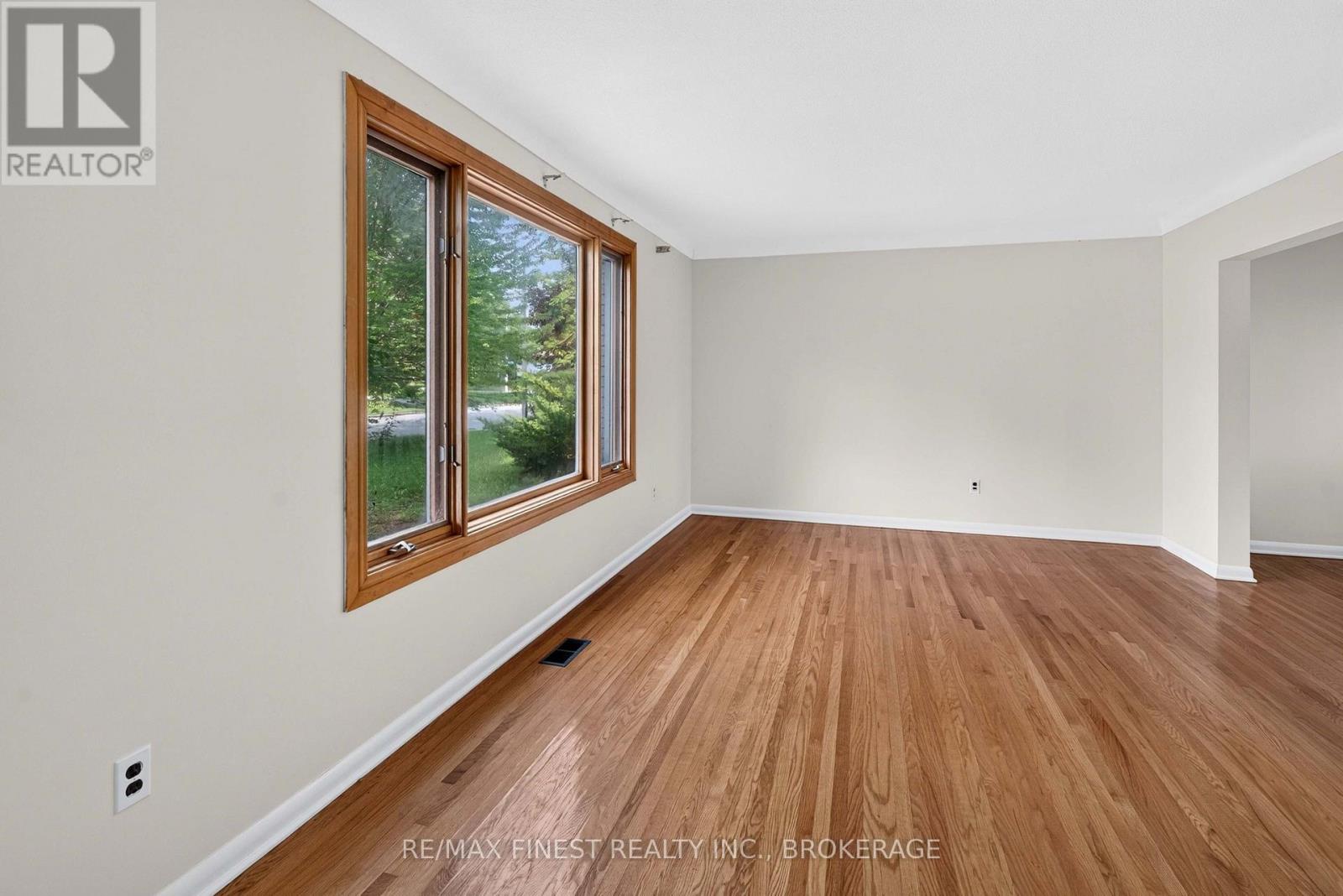 92 CLIFF CRESCENT - 17