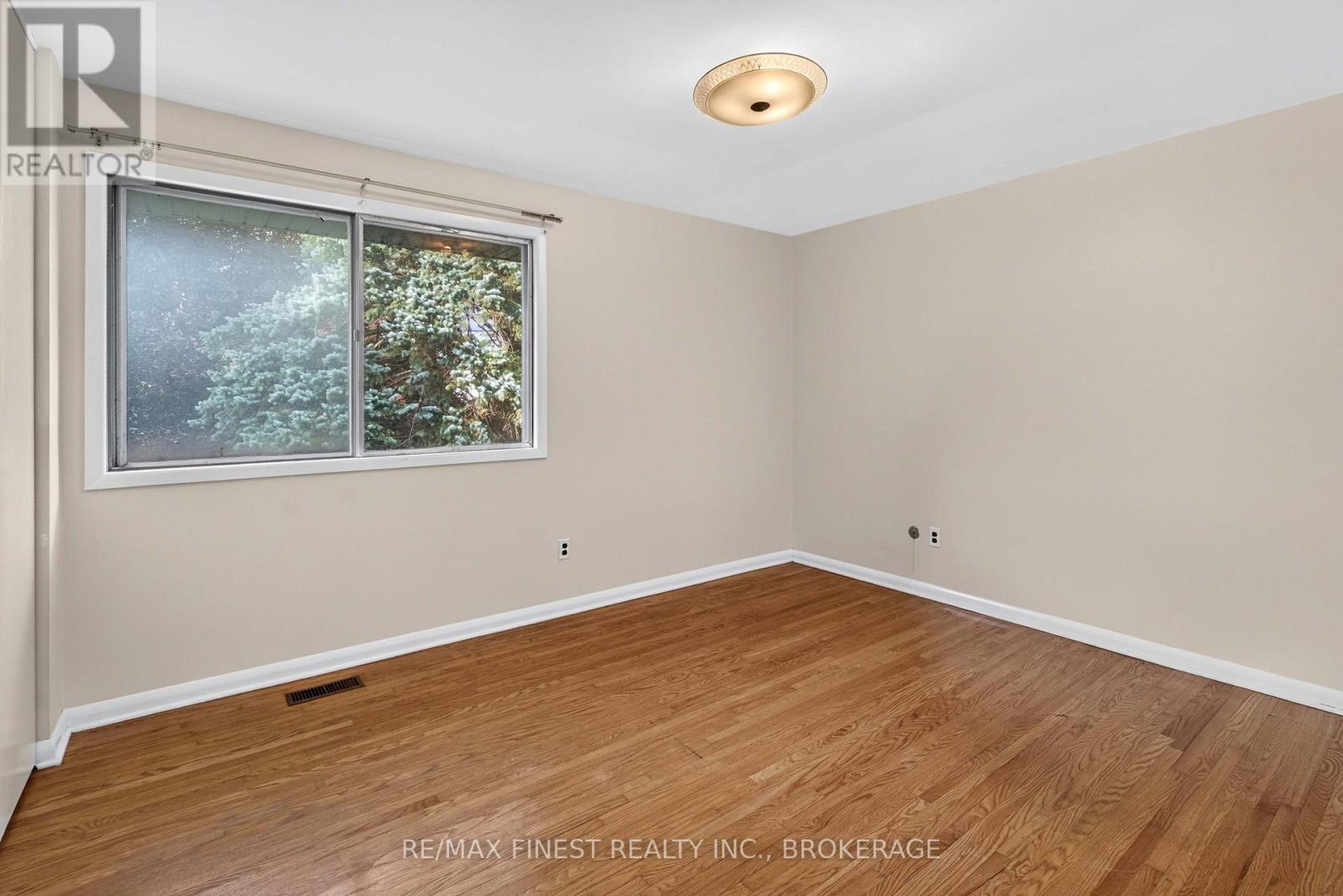 92 CLIFF CRESCENT - 26