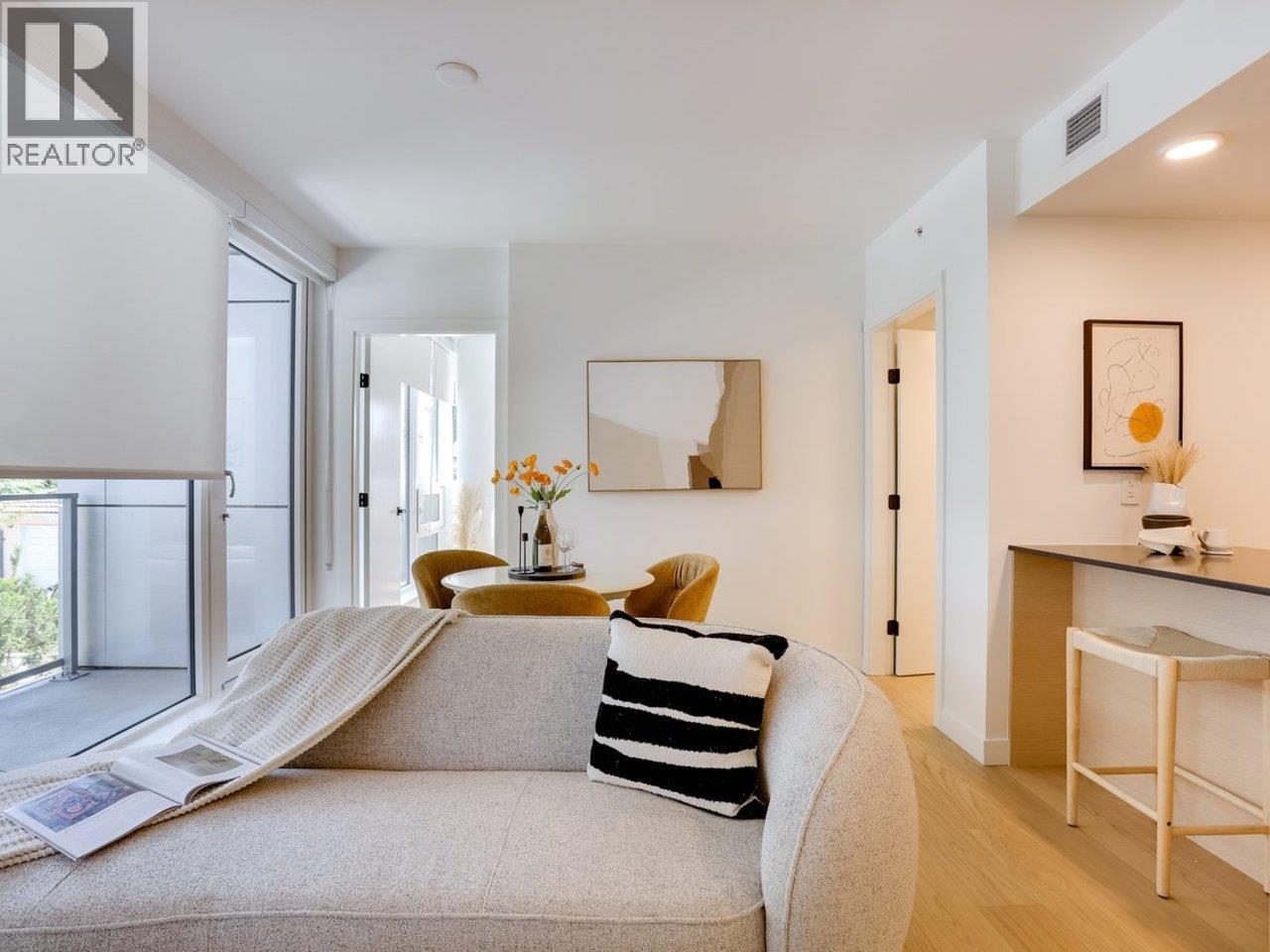 #208 8080 OAK Street, Vancouver, British Columbia, V6P0N1, Vancouver, British Columbia — photo 4 of 5