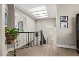 15507 Columbia Avenue, White Rock, BC V4B1K5 Photo 6