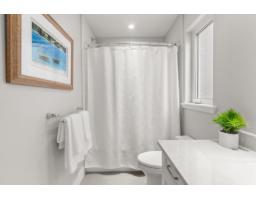 15507 Columbia Avenue, White Rock, BC V4B1K5 Photo 30