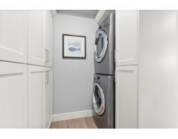 15507 Columbia Avenue, White Rock, BC V4B1K5 Photo 38