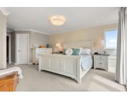 15507 Columbia Avenue, White Rock, BC V4B1K5 Photo 24